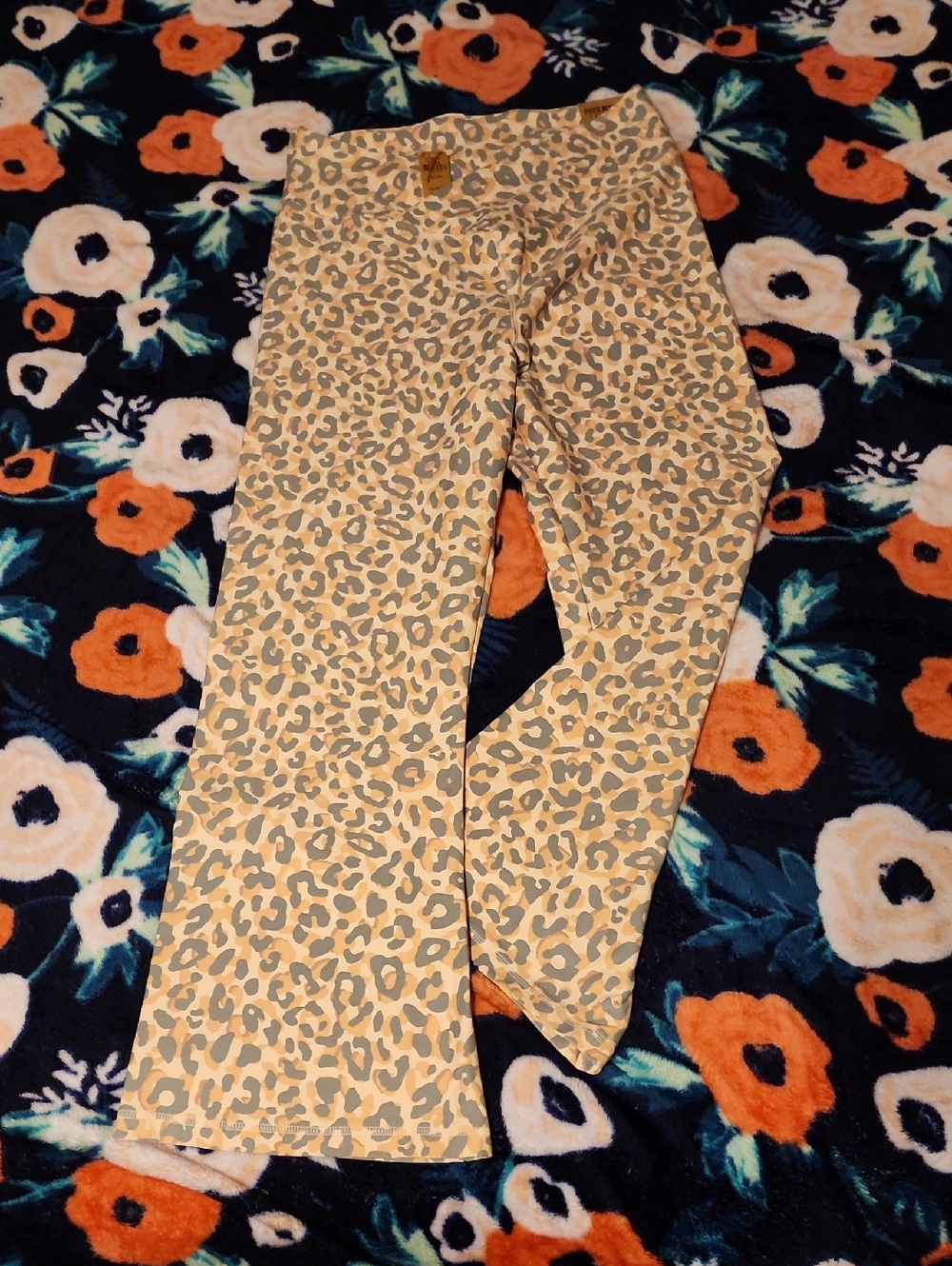 NWT Victoria's Secret PINK Flare Leggings